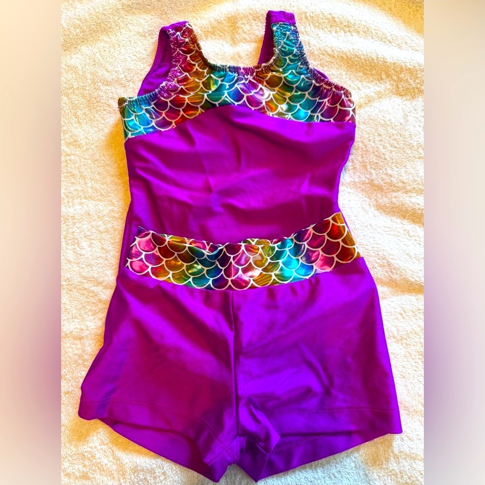 NWOT Purple Mermaid Scale Kids 2-piece gymnastics leotard and shorts